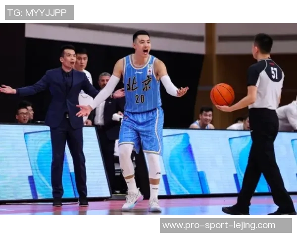 翟晓川的篮球之路:从青涩少年到CBA明星的成长故事 翟晓川的篮球之路:从青涩少年到CBA明星的成长故事